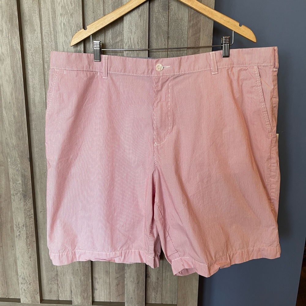 Tommy Hilfiger classic fit red and white seersucker shorts size 44